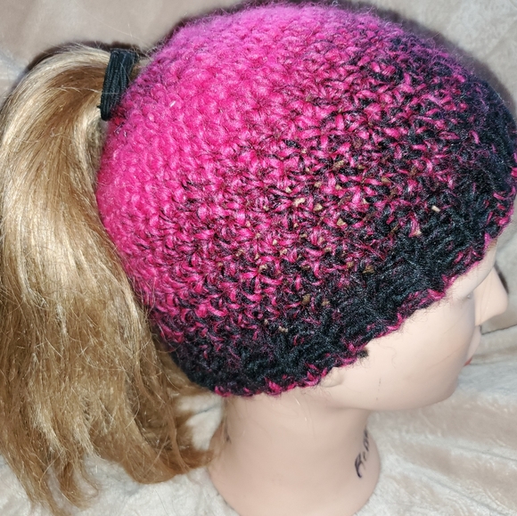 Crocheted small messy bun beanie - Picture 1 of 4